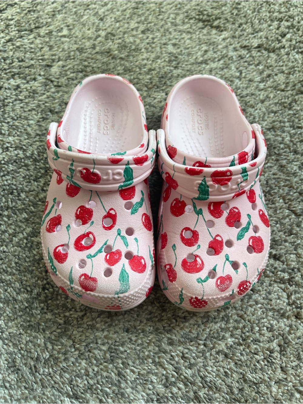 CROCS classic fresh fruit collection cherry print size 10